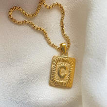 Load image into Gallery viewer, Pendant Necklace
