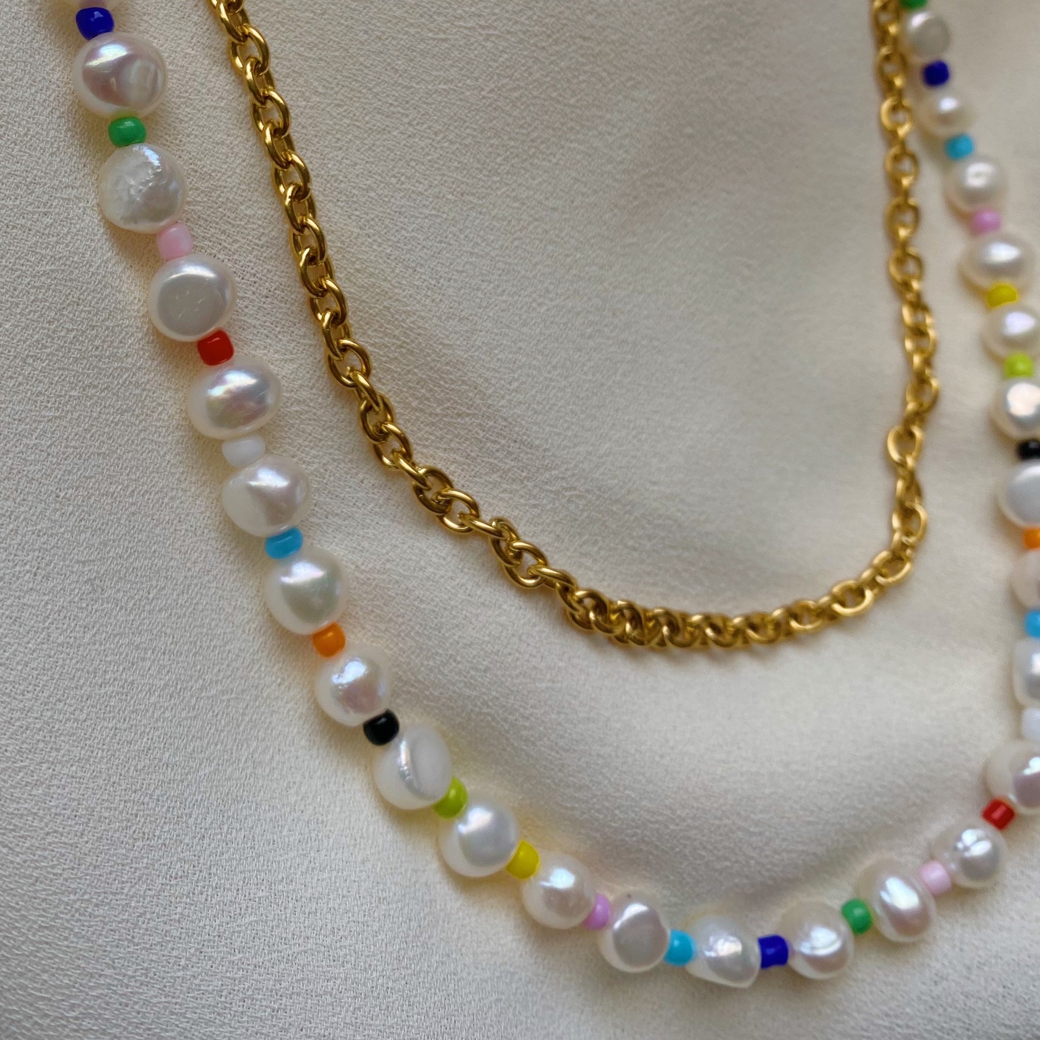 Pearl bead necklaces in bulk - Borneobe.com +62 856 450 47275  (Cell.WhatsApp)