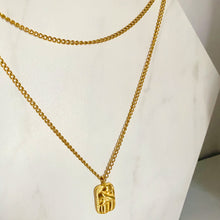 Load image into Gallery viewer, Hug Pendant Necklace
